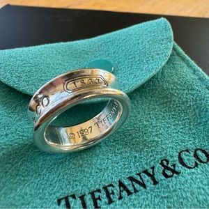 Tiffany 1837 sterling silver ring. Excellent pre-loved condition.